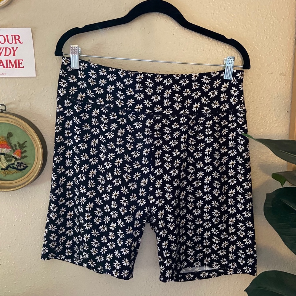 NWT American Eagle Daisy Bike Shorts
